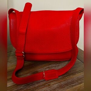Elegant Vintage Red Pebble Leather Shoulder Bag